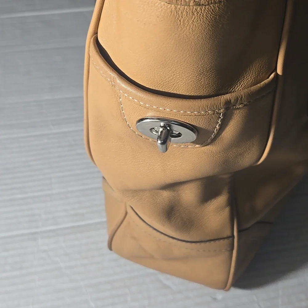 Coach classic leather